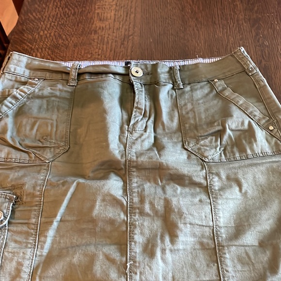 Point Zero Cargo Skirt - Picture 2 of 4